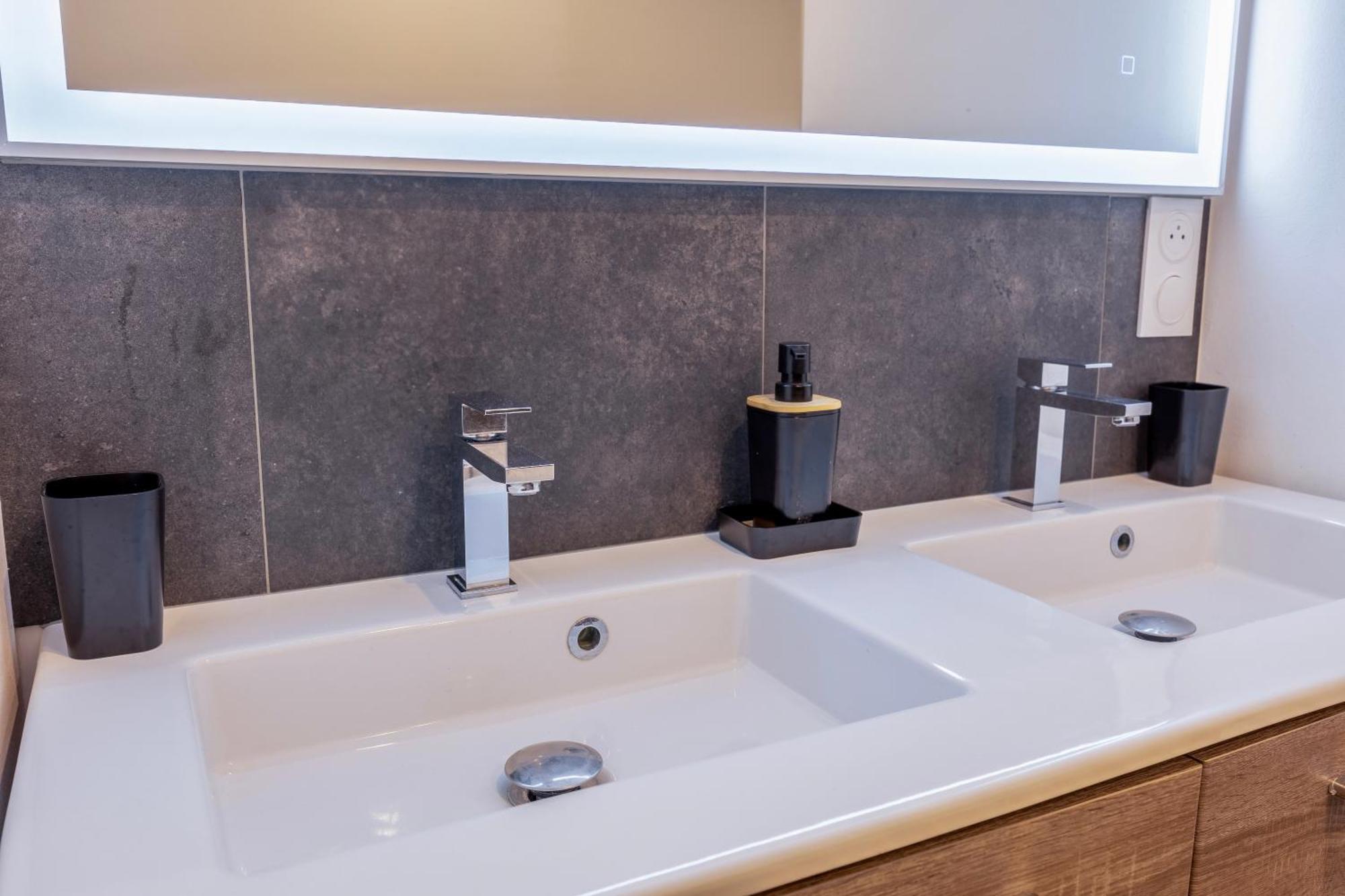 Maison T4 Climatisee Avec Jacuzzi A ลากอร์ ภายนอก รูปภาพ
