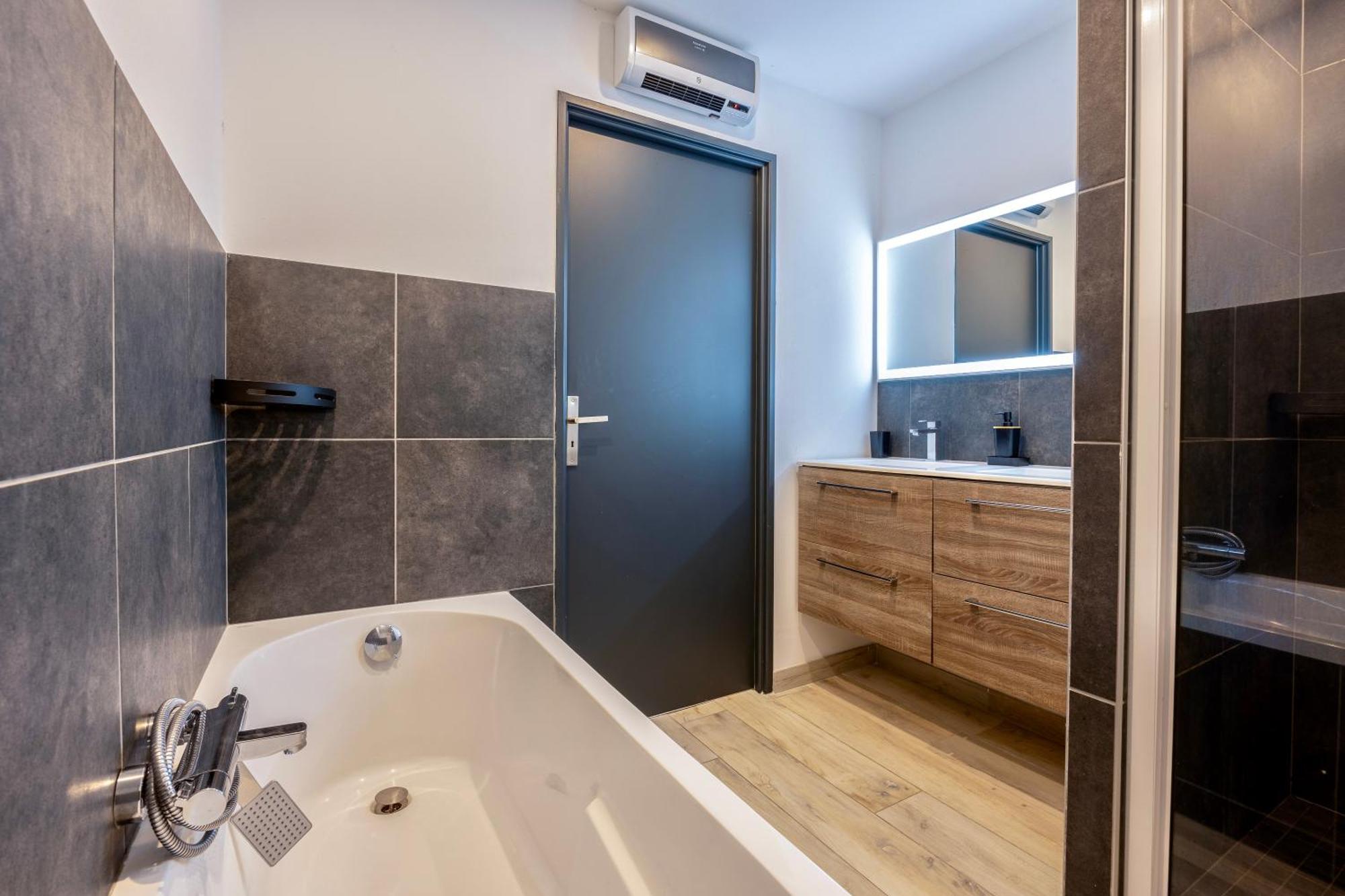 Maison T4 Climatisee Avec Jacuzzi A ลากอร์ ภายนอก รูปภาพ